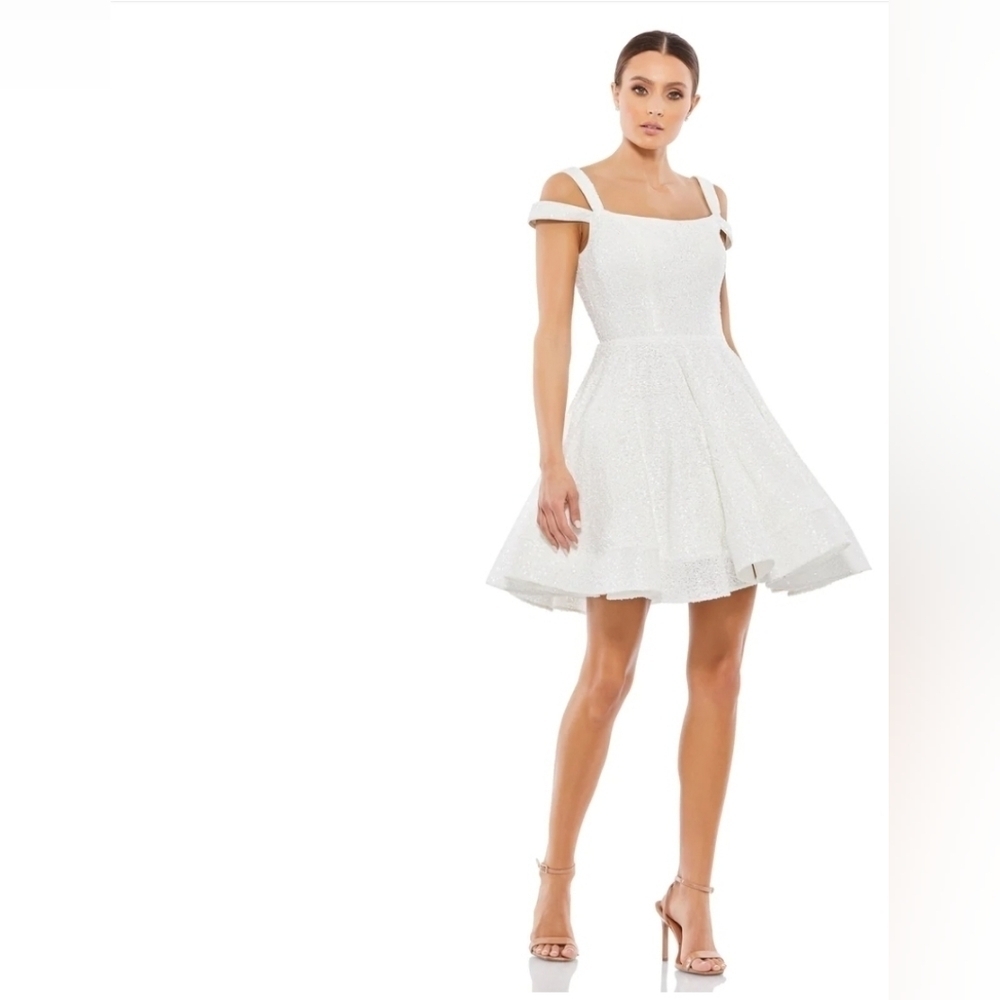 Mac Duggal, Sequined Cut Out Shoulder Skater Dress, Whit Sequins, Size‎ 6, NWT